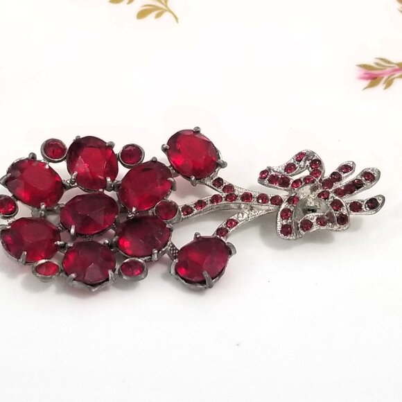 Large Art Deco Red Glass Flower Spray Pot Metal Brooch Rhinestone - Bouquet Bow - Picture 6 of 7